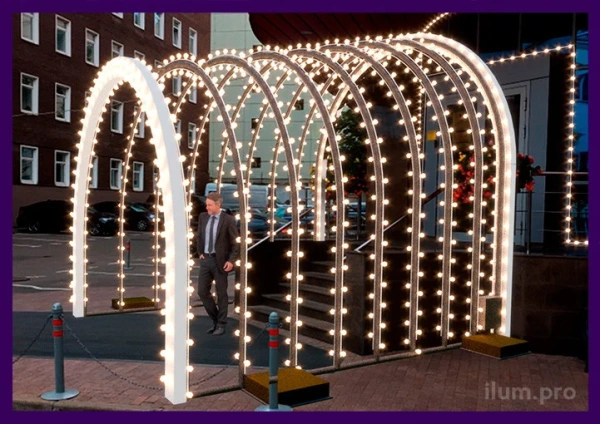 Влагозащищенный белт лайт на фасаде, подсветка входной группы