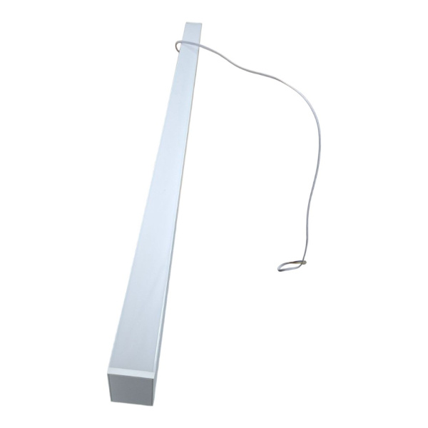 Линейное освещение SvetPRO над рабочими местами в офисе