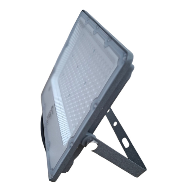 LED прожекторы купить Алматы Астана Москва для парковки склада и фасада