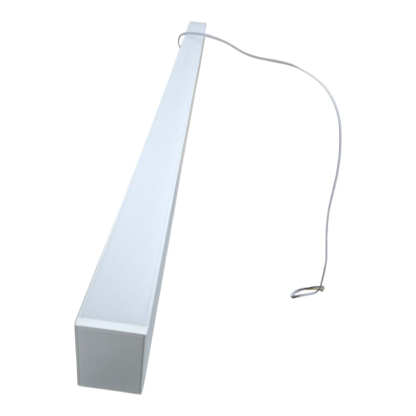 Линейное освещение SvetPRO над рабочими местами в офисе